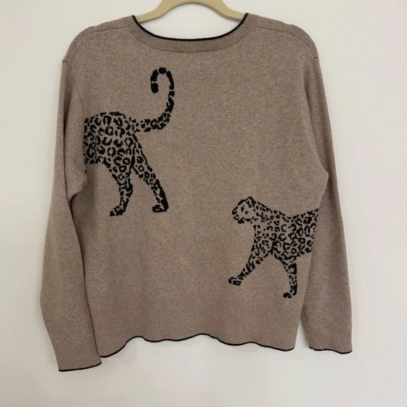 CAbi Women’s Sweater Tan Cheetah Graphic Animal Cat Crew Neck Size Medium - Picture 2 of 3